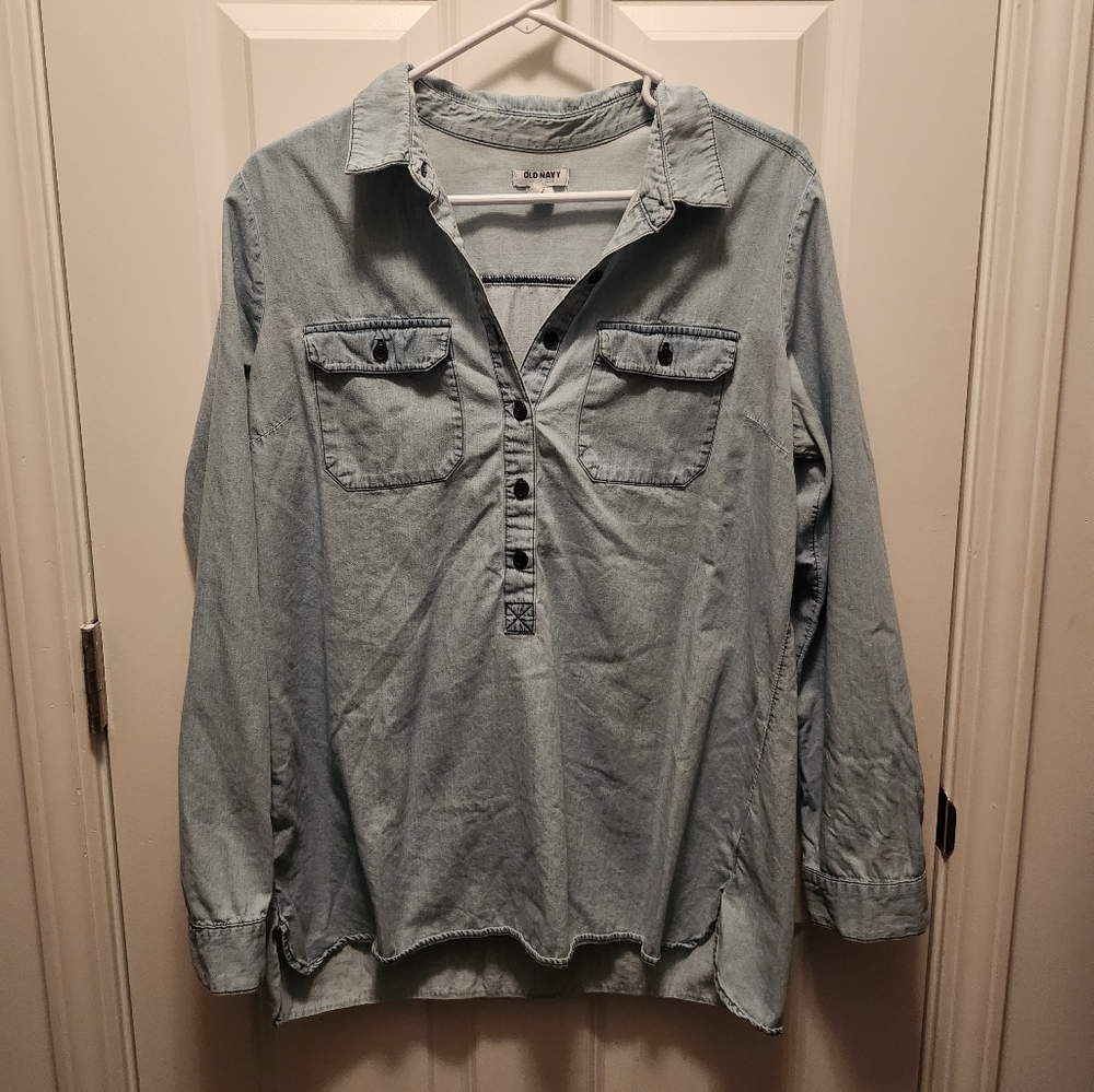 Lightweight denim shirt